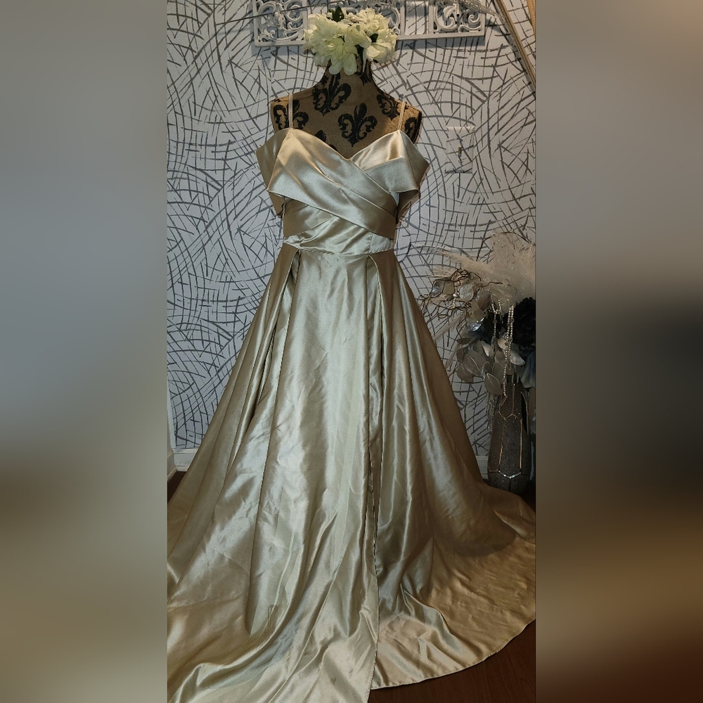 Elegant Satin Evening Gown